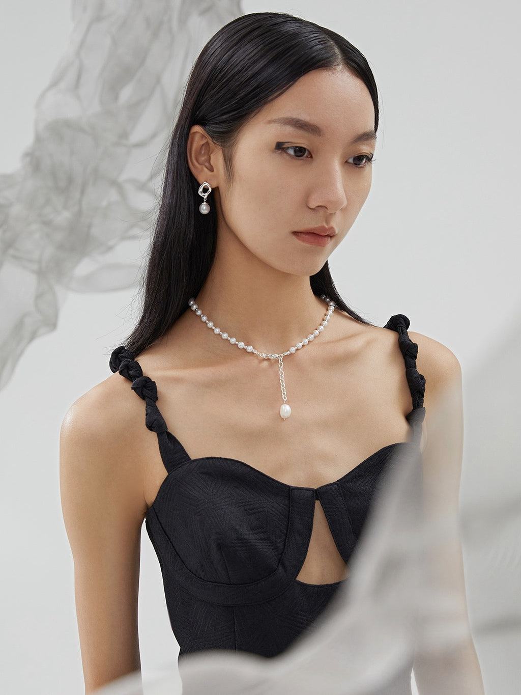 Luna Drop Pearl Necklace