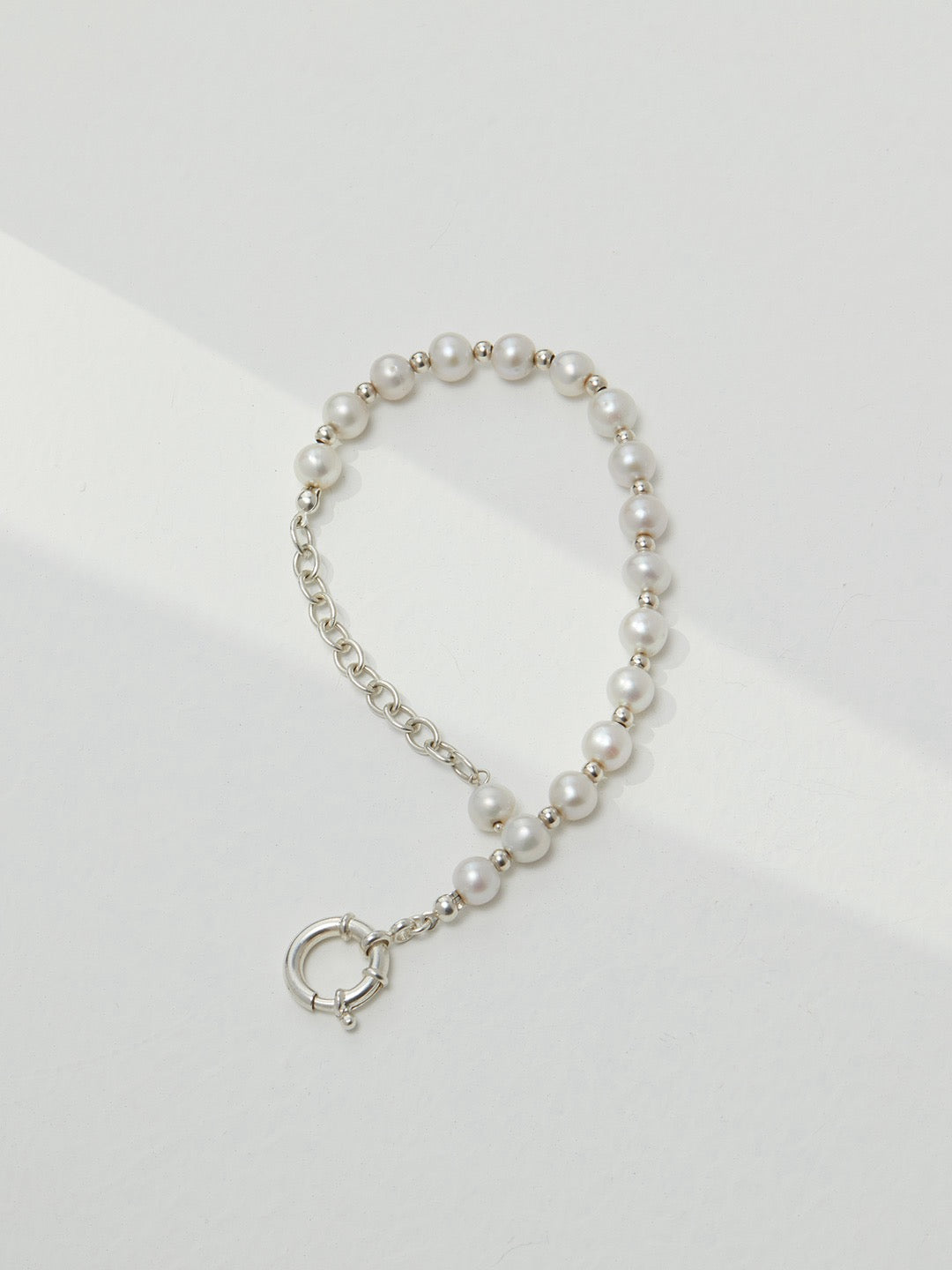 Luna Pearl Bracelet